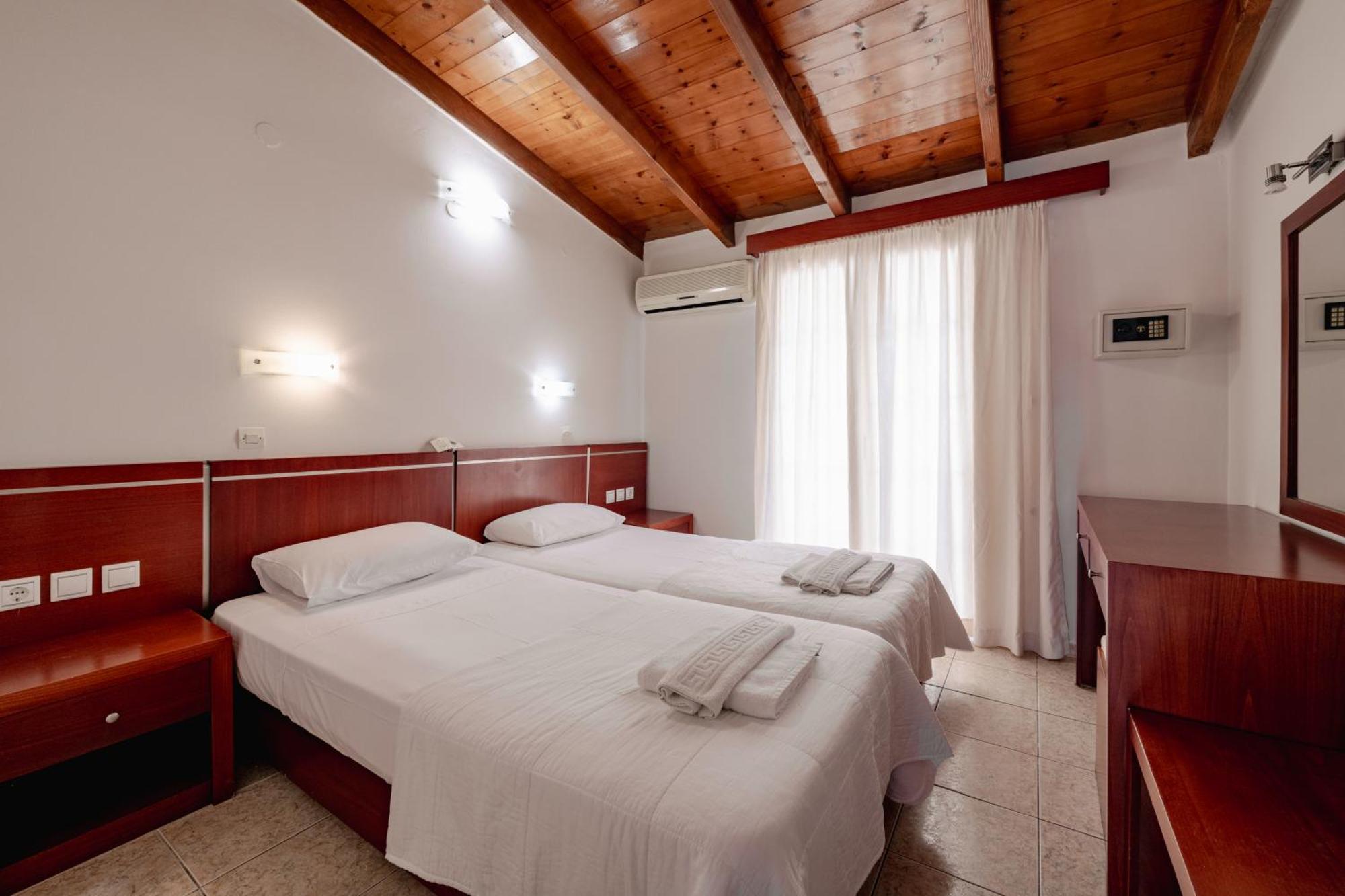 Canadian Hotel Λαγανάς Εξωτερικό φωτογραφία
